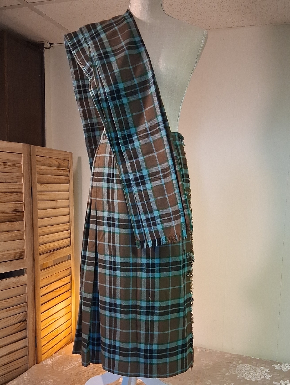 Aljean of Canada Classic Vintage Women's 100% Wool Kilt & Sash/Scarf